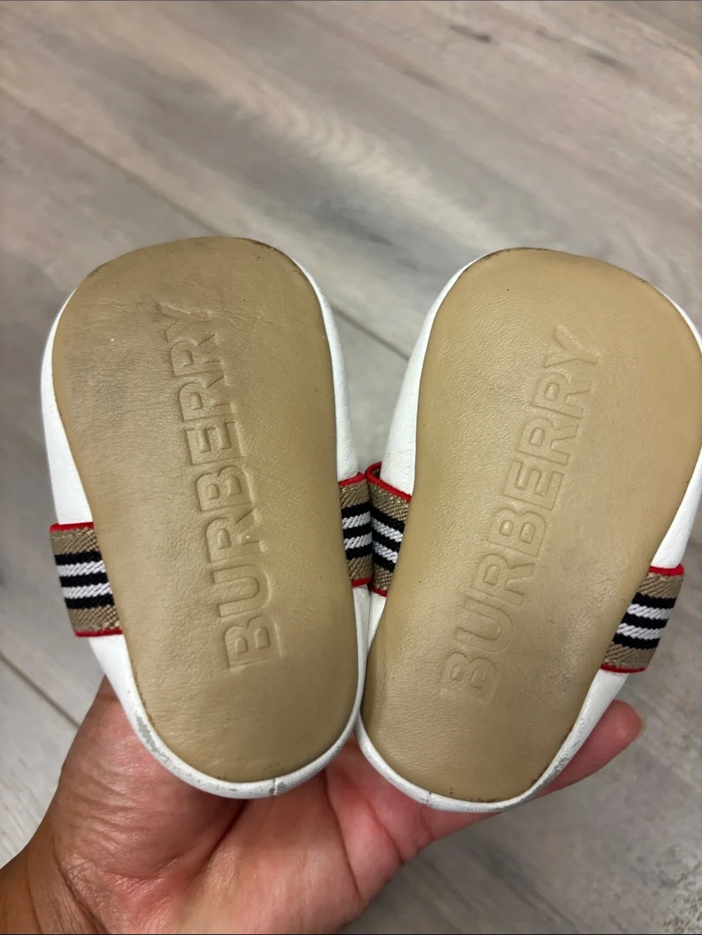 Burberry classic white
